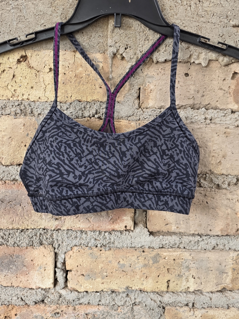 ​Lululemon Flow Y Bra Size 4 Gray Black Abstract Print Purple Trim